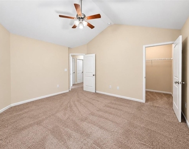 4025 Hunters Walk Way - Photo Thumbnail 32