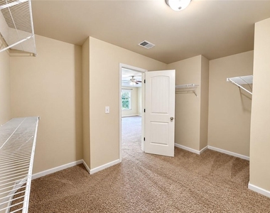 4025 Hunters Walk Way - Photo Thumbnail 26
