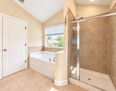 4025 Hunters Walk Way - Photo Thumbnail 23