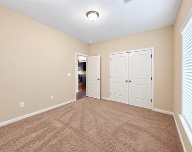 4025 Hunters Walk Way - Photo Thumbnail 17