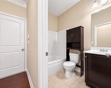 4025 Hunters Walk Way - Photo Thumbnail 15