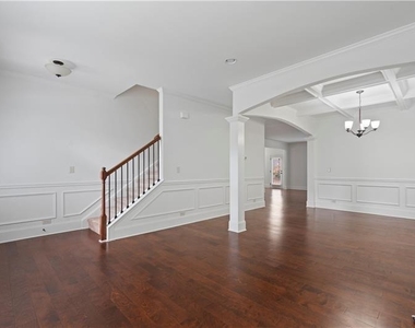 2080 Redbarn Court - Photo Thumbnail 6