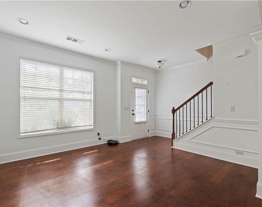 2080 Redbarn Court - Photo Thumbnail 4
