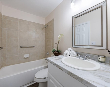 1248 Falling Water Drive Se - Photo Thumbnail 23