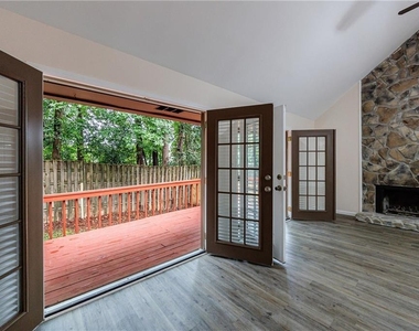 1248 Falling Water Drive Se - Photo Thumbnail 14