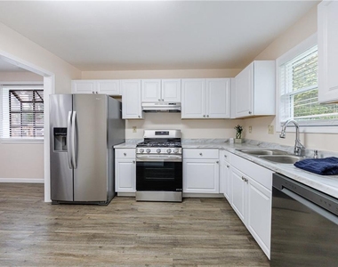 1248 Falling Water Drive Se - Photo Thumbnail 6