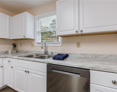 1248 Falling Water Drive Se - Photo Thumbnail 5