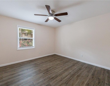 1248 Falling Water Drive Se - Photo Thumbnail 25