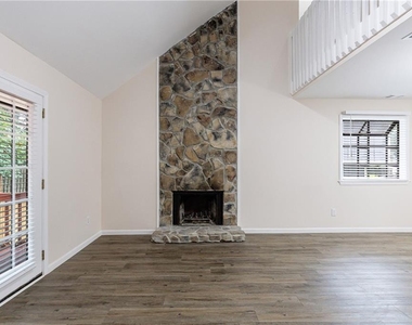 1248 Falling Water Drive Se - Photo Thumbnail 11