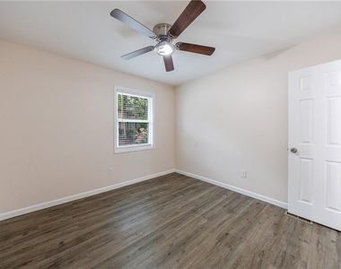 1248 Falling Water Drive Se - Photo Thumbnail 21