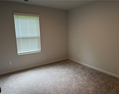 54 Autumnwood Court - Photo Thumbnail 12