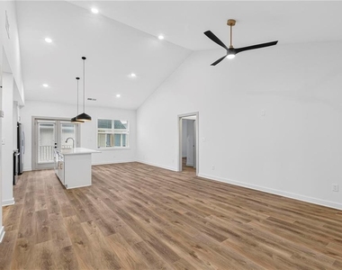 122 Hilltop Drive Sw - Photo Thumbnail 3