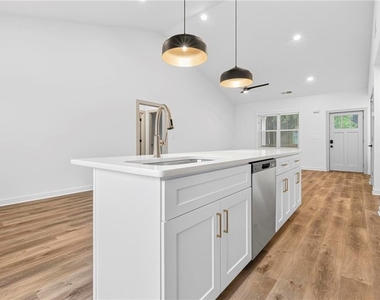 122 Hilltop Drive Sw - Photo Thumbnail 9