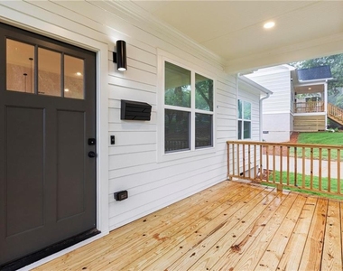 122 Hilltop Drive Sw - Photo Thumbnail 2