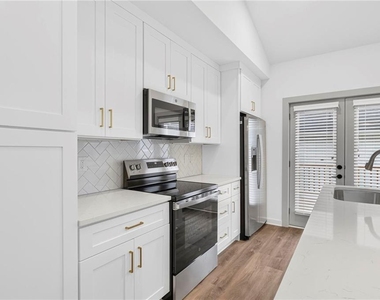 122 Hilltop Drive Sw - Photo Thumbnail 8