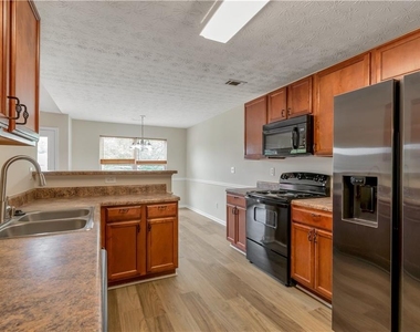 3168 Meadow Point Drive - Photo Thumbnail 7