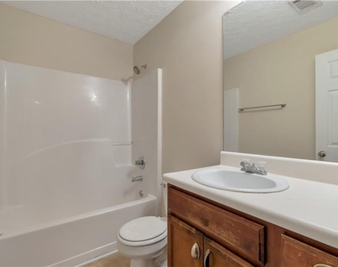 3168 Meadow Point Drive - Photo Thumbnail 21