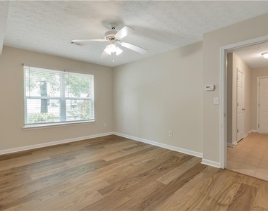 3168 Meadow Point Drive - Photo Thumbnail 11