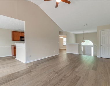 3168 Meadow Point Drive - Photo Thumbnail 4