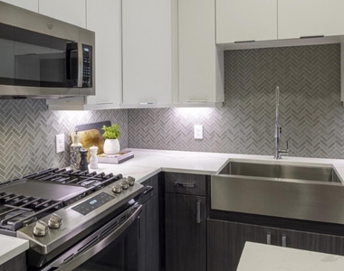 401 W 25th St Street - Photo Thumbnail 13