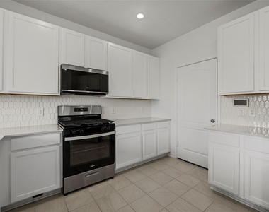 21111 Salton Sea Lane - Photo Thumbnail 7