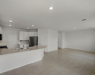 21111 Salton Sea Lane - Photo Thumbnail 5