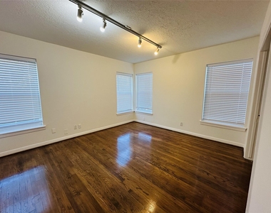 2309 Sheridan Street - Photo Thumbnail 12