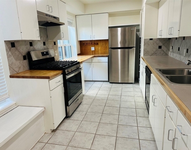 2309 Sheridan Street - Photo Thumbnail 9