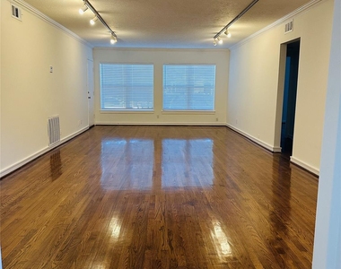 2309 Sheridan Street - Photo Thumbnail 5