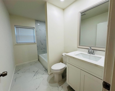 2309 Sheridan Street - Photo Thumbnail 2