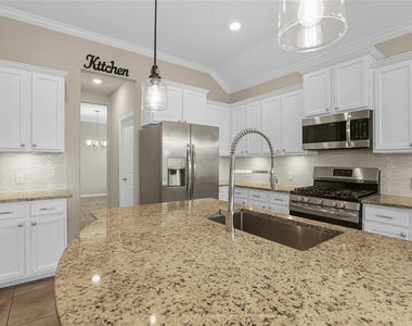 8903 Lost Castle Way - Photo Thumbnail 7