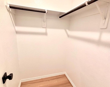 2830 Scanlan Meadow - Photo Thumbnail 24