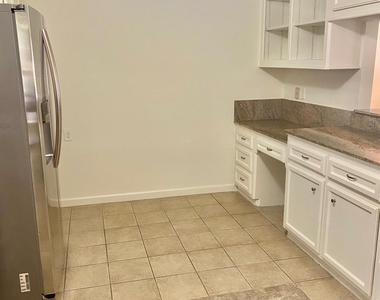 512 Wilmington Drive - Photo Thumbnail 7