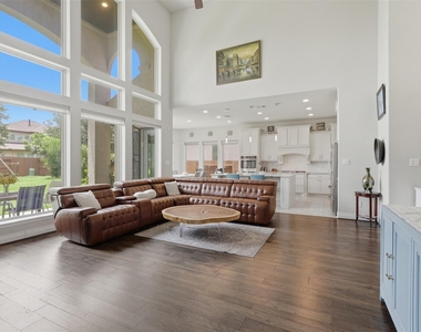 11218 Oudney Court - Photo Thumbnail 10