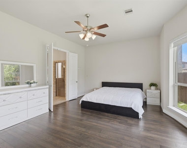 11218 Oudney Court - Photo Thumbnail 24