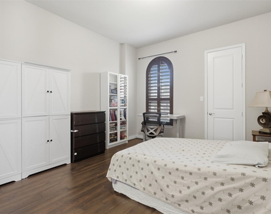 11218 Oudney Court - Photo Thumbnail 12