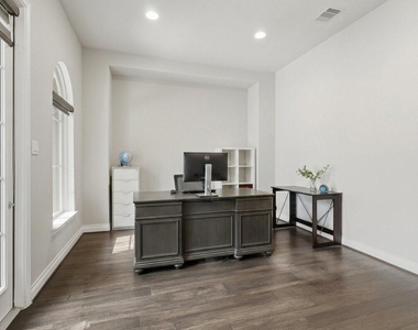 11218 Oudney Court - Photo Thumbnail 5