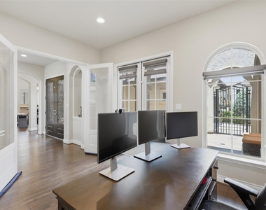 11218 Oudney Court - Photo Thumbnail 6