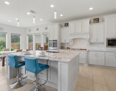 11218 Oudney Court - Photo Thumbnail 14
