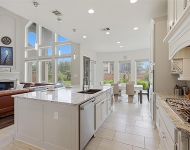 11218 Oudney Court - Photo Thumbnail 15