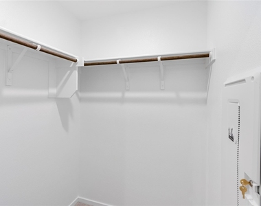 725 Wagtail Drive - Photo Thumbnail 14