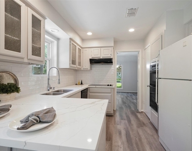 1726 Ashford Hollow Lane - Photo Thumbnail 17