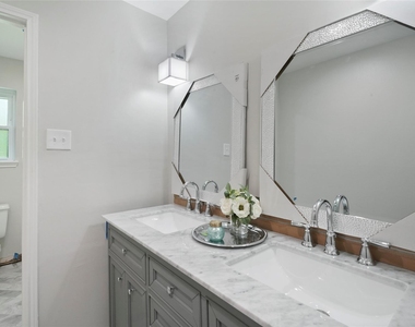 1726 Ashford Hollow Lane - Photo Thumbnail 19