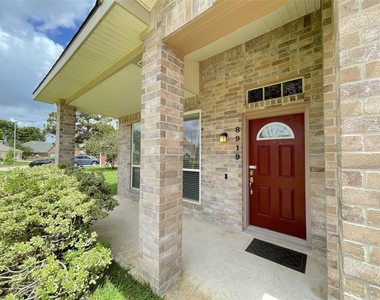 8919 Diamond Lake Lane - Photo Thumbnail 24