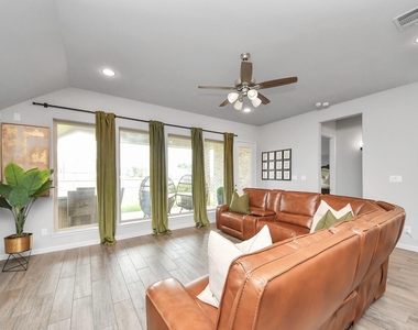 1711 Rustling Creek Drive - Photo Thumbnail 10