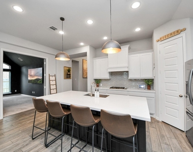 1711 Rustling Creek Drive - Photo Thumbnail 5