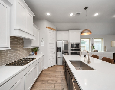 1711 Rustling Creek Drive - Photo Thumbnail 7