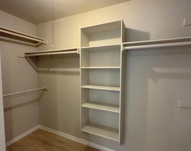 2106 Lexington Woods Drive - Photo Thumbnail 20
