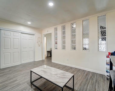 8851 Alcott - Photo Thumbnail 4