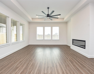 7622 Ridgeside Drive - Photo Thumbnail 9